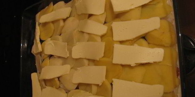 деликатная запеканка из форели и картофеля