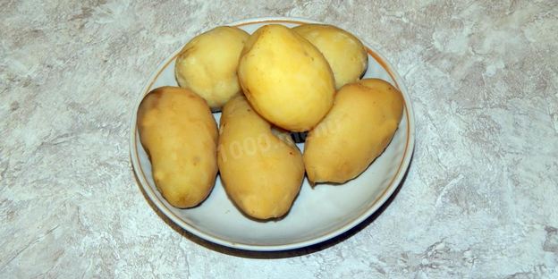 картофельная запеканка с колбасой