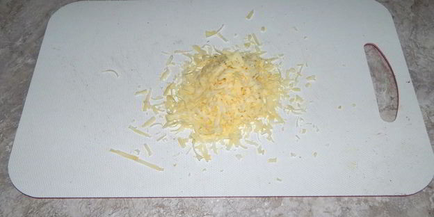 картофельная запеканка с колбасой