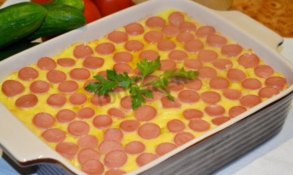 Рецепт картофельной запеканки с сосисками и сыром в духовке любимая