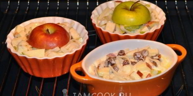 лапшевник детский с яблоком и изюмом