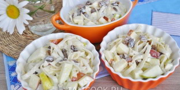 лапшевник детский с яблоком и изюмом