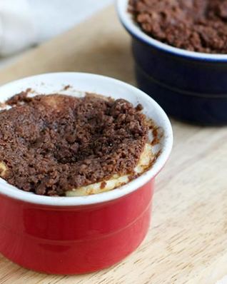 Нежная творожная запеканка с хрустящим шоколадным штрейзелем