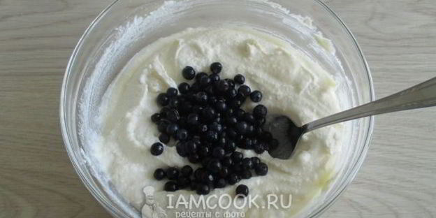 творожная запеканка с черникой