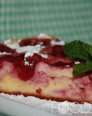 Творожная запеканка с клубникой в мультиварке