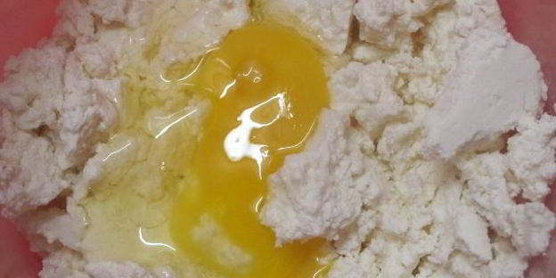 творожная запеканка с яблоками и геркулесом