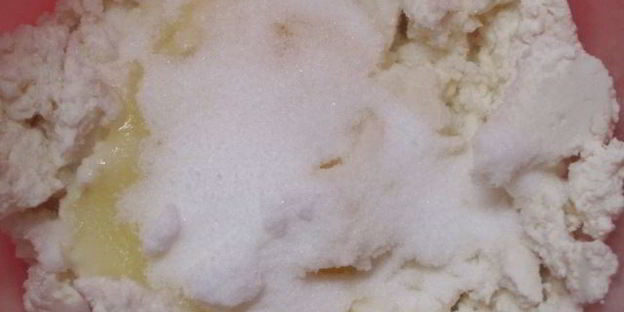 творожная запеканка с яблоками и геркулесом