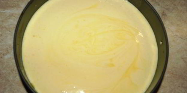 творожная запеканка с ягодами и сметанной заливкой