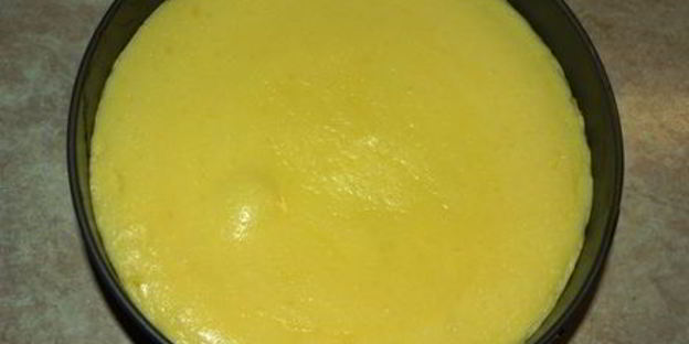 творожная запеканка с ягодами и сметанной заливкой