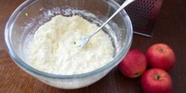 яблочная запеканка с корицей