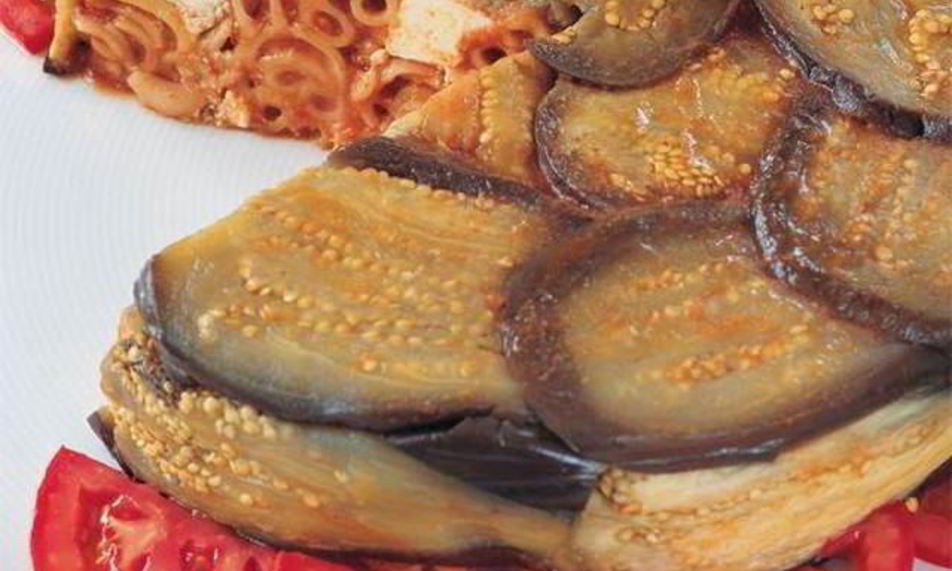 Рецепт запеканки из макарон и баклажан с тунцом