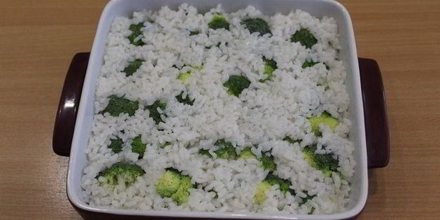 запеканка с брокколи и рисом