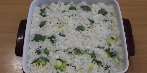 запеканка с брокколи и рисом
