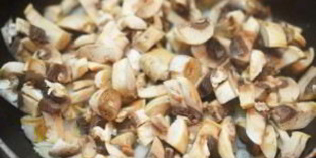 запеканка с грибами и картофельным пюре