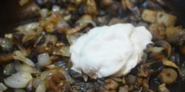 запеканка с грибами и картофельным пюре