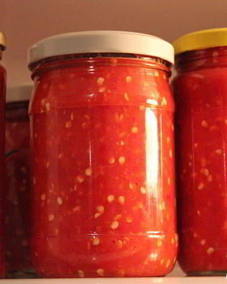 Аджика из болгарского и острого перцев