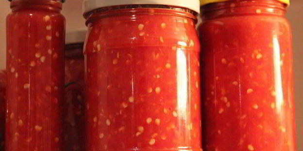 аджика из болгарского и острого перцев