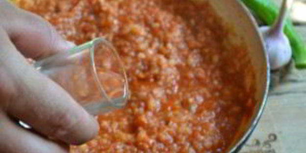 аджика из кабачков с помидорами