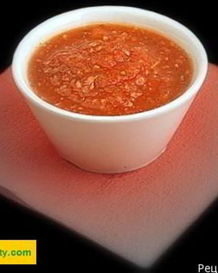 Аджика из помидор с болгарским перцем, кинзой и орехами