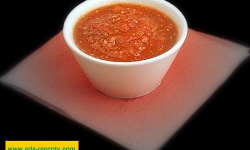 Рецепт аджики из помидор с болгарским перцем, кинзой и орехами