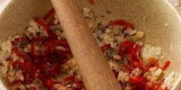 аджика острая