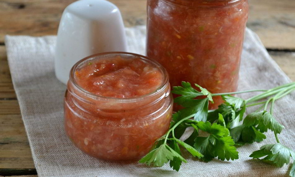 Рецепт аджики с хреном сырая