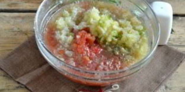 аджика с хреном сырая