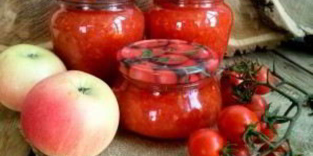 аджика с морковкой и яблоками