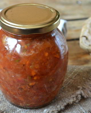 Аджика с морковью и помидорами