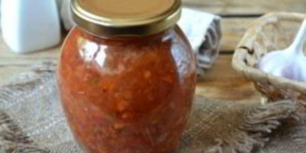 аджика с морковью и помидорами