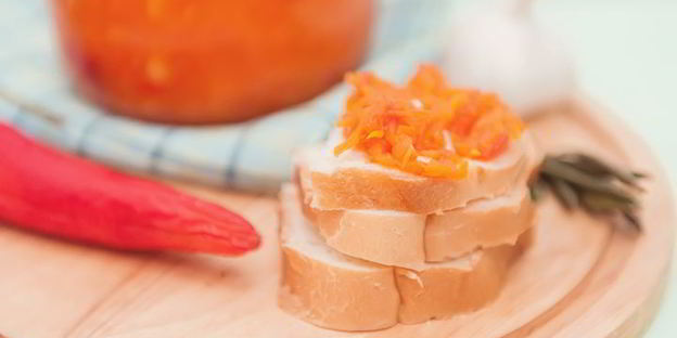 аджика с морковью