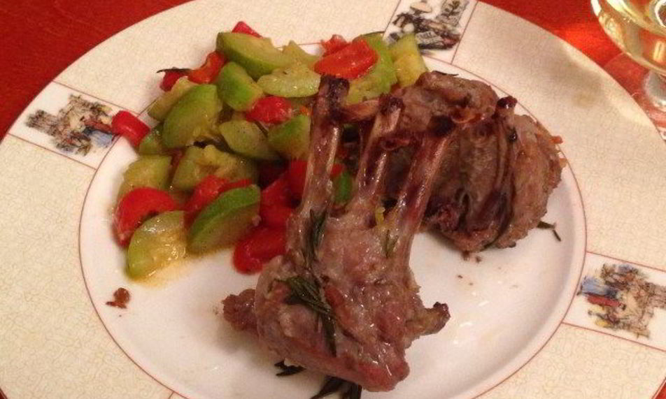 Рецепт каре барашка с домашней аджикой и овощным рататуем