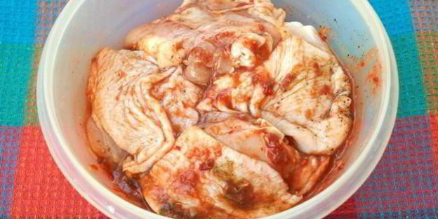 куриные бедрышки запеченные с аджикой