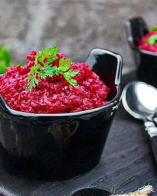 Острая аджика из свеклы на зиму