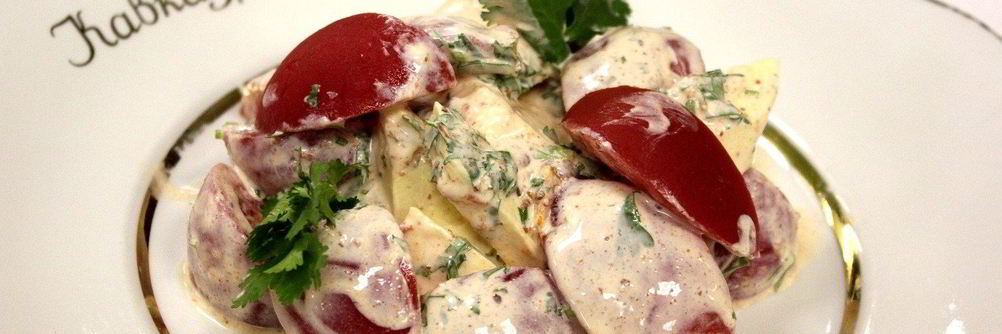 Салат из помидоров с аджикой