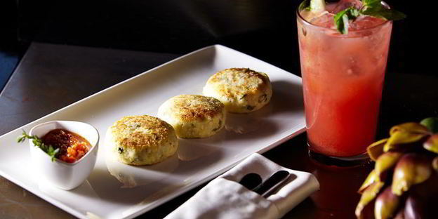 соленые сырники с аджикой