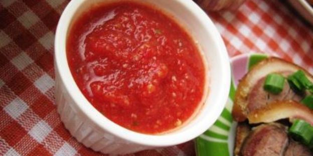 свиная рулька с домашней аджикой