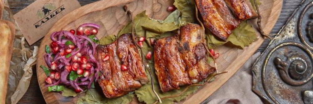 Свиные ребра в аджике