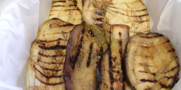 запеканка из баклажанов с аджикой и моцареллой