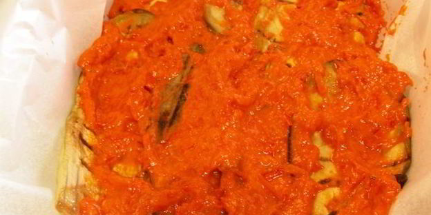 запеканка из баклажанов с аджикой и моцареллой