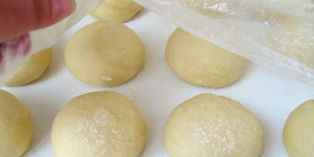 булочки с апельсиновым джемом