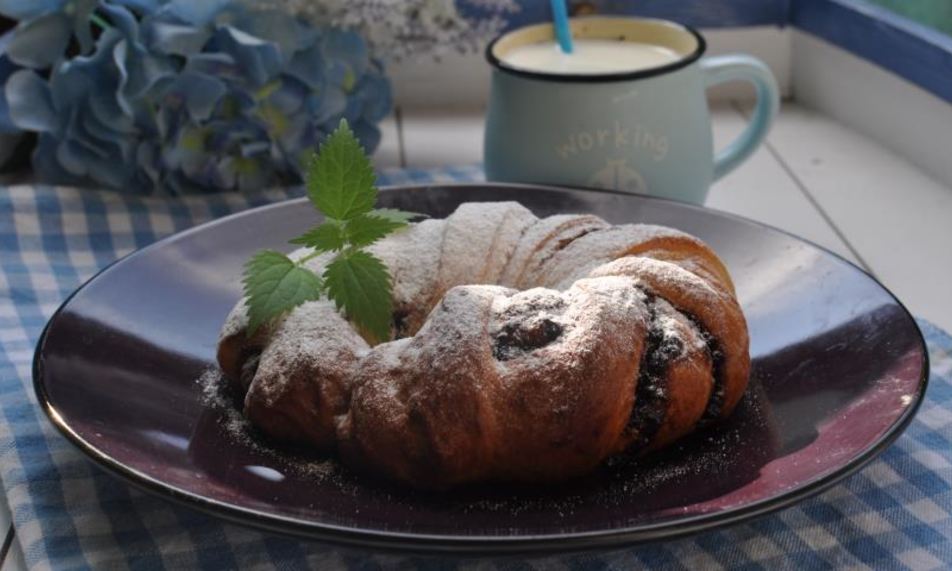 Рецепт булочек-веночков с джемом