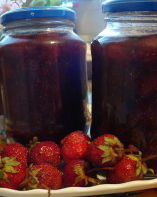 Клубничный джем с ванилью и черным перцем