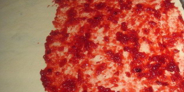 постные булочки с клюквенным джемом