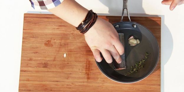 сельдь конфи с пармантье и свекольным джемом