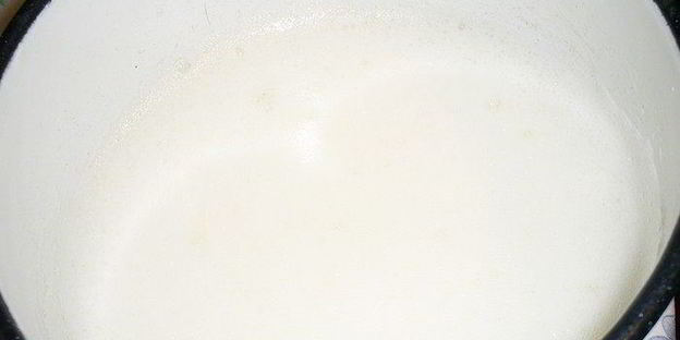 слоистые лимонные рулетики с джемом и орехами