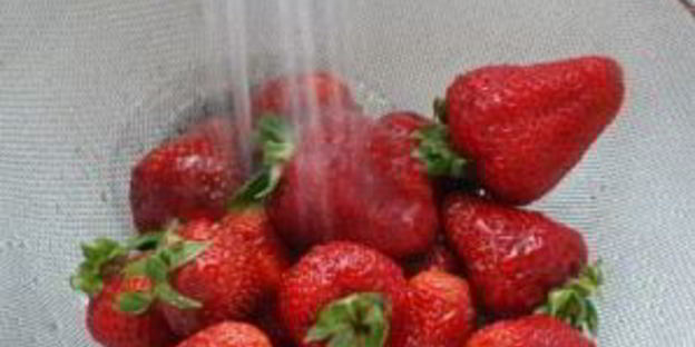 сырой клубнично-малиновый джем