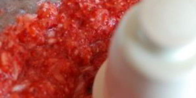 сырой клубнично-малиновый джем