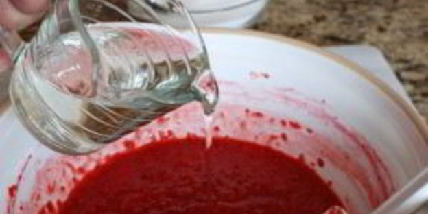 сырой клубнично-малиновый джем