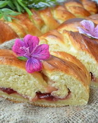 Винер брод с клубничным джемом — вкуснейшая датская выпечка